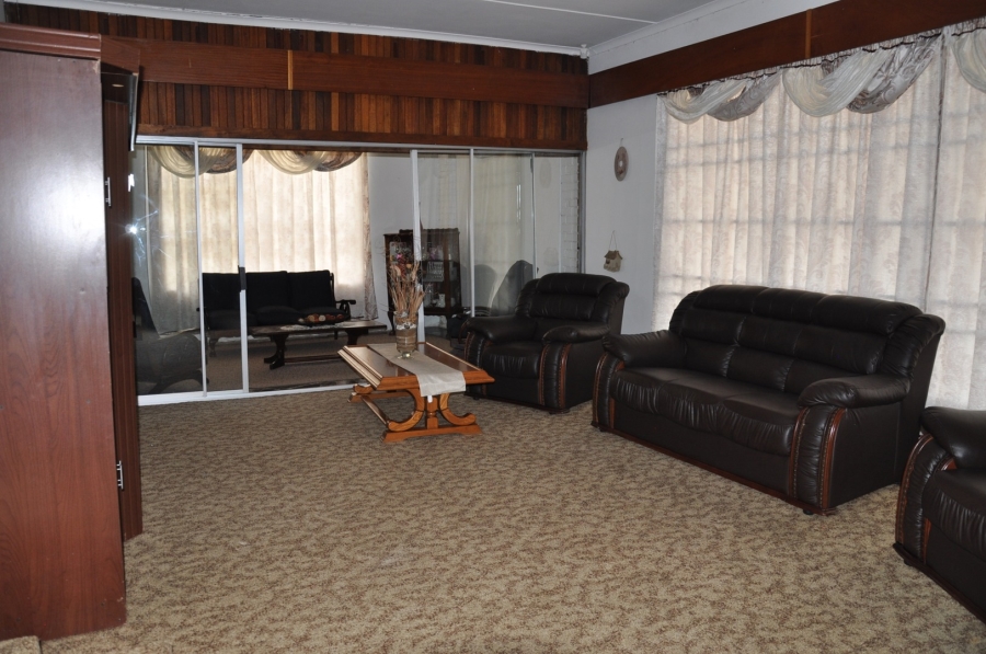 5 Bedroom Property for Sale in Rodenbeck Free State